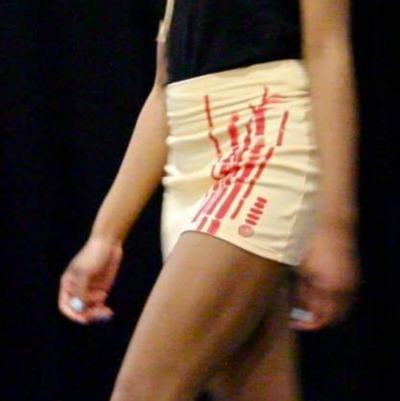 Aku / Akwa stretch bamboo mini skirt - Picture 5 of 6